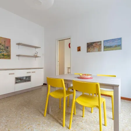 Simplistic Holiday In Near Lake Beach Salò