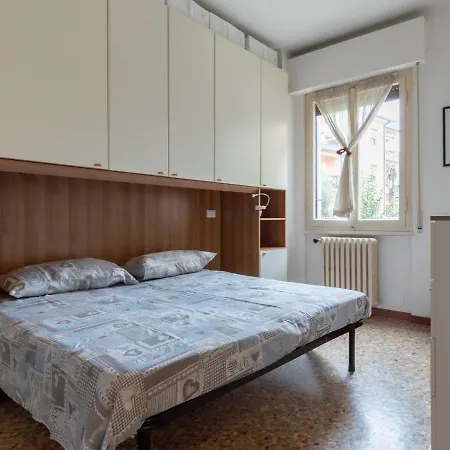 Simplistic Holiday In Near Lake Beach Casa vacanze Salò