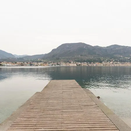 Simplistic Holiday In Near Lake Beach Casa vacanze Salò