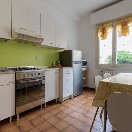 Casa vacanze Simplistic Holiday In Near Lake Beach Salò
