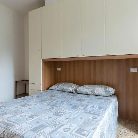 Simplistic Holiday In Near Lake Beach *